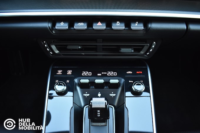 PORSCHE 911 Carrera 4S